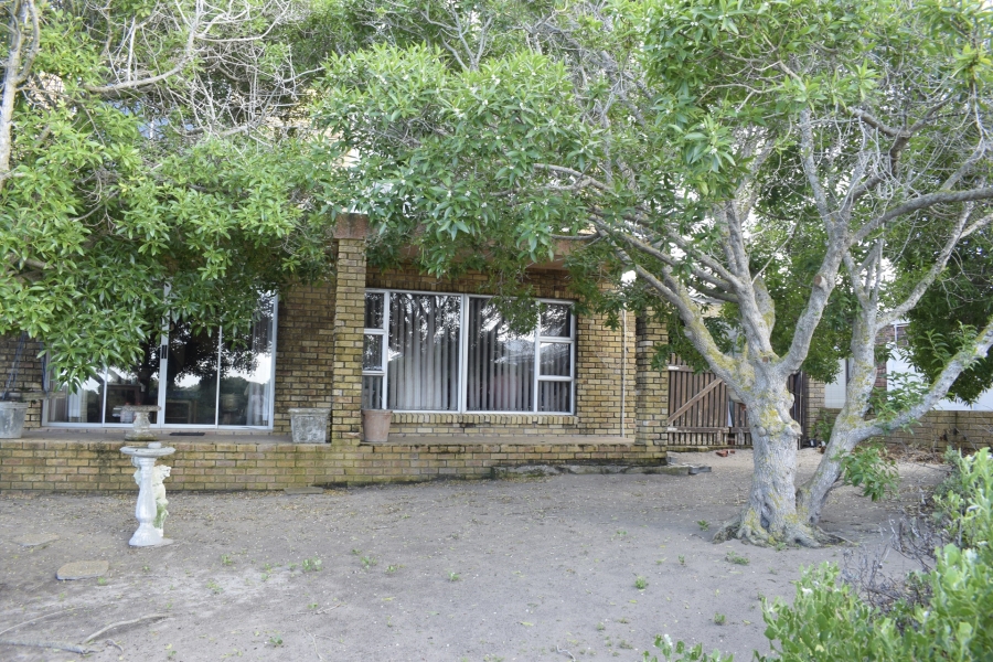 2 Bedroom Property for Sale in Struisbaai Western Cape
